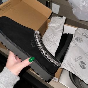 Ugg black Tasman size 10 women’s